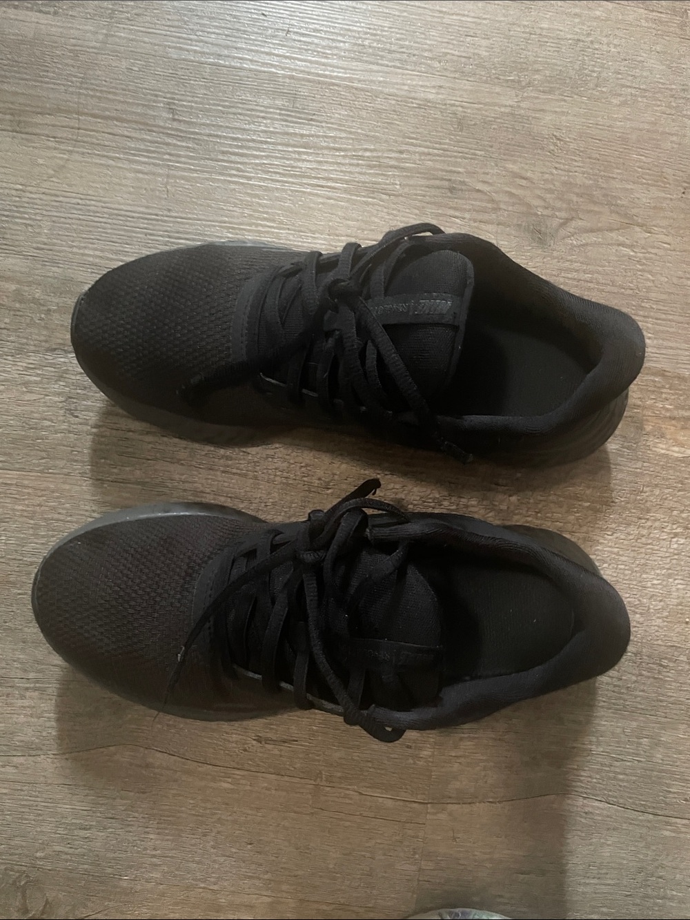 Nike Women’s Black Lightweight Running Sneakers